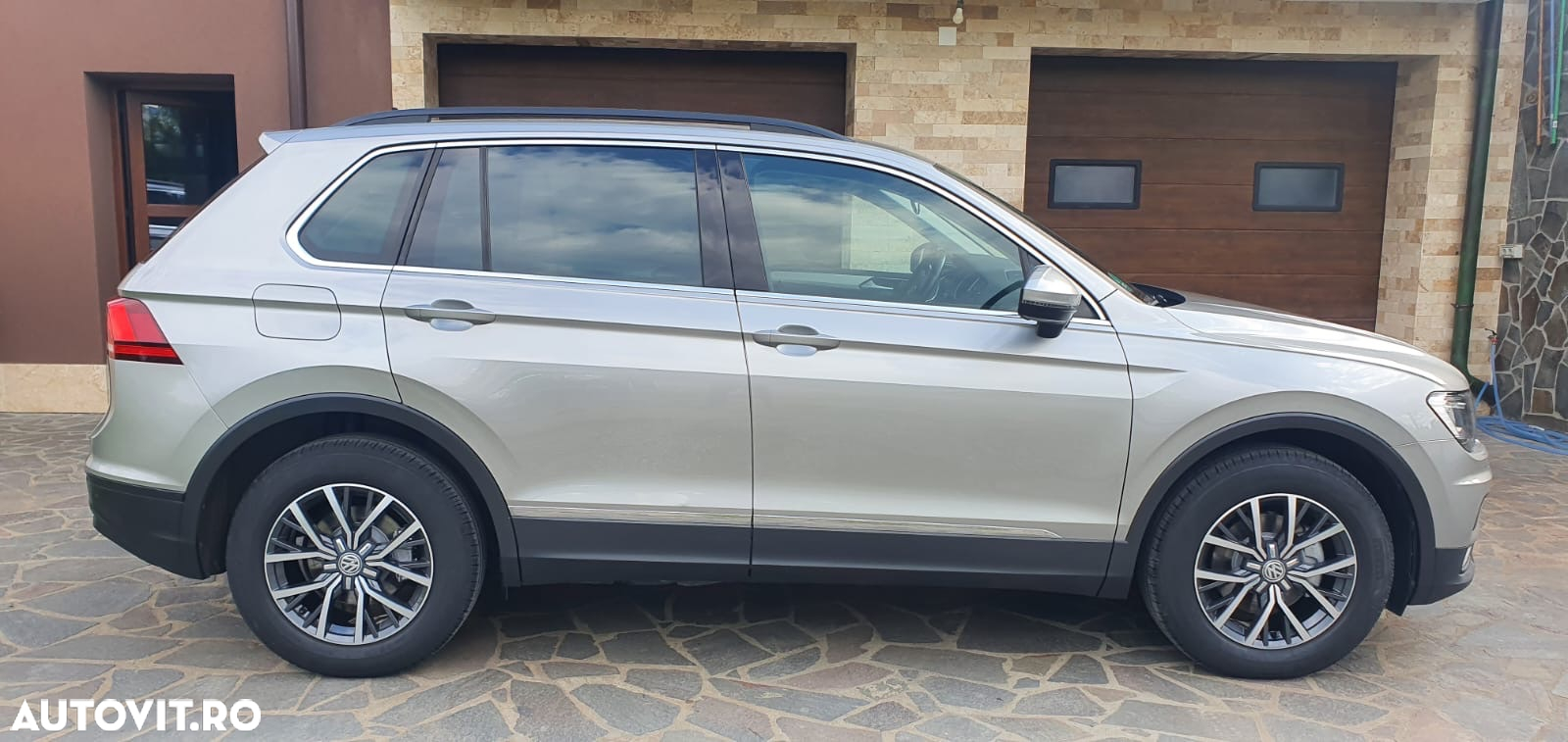 Volkswagen Tiguan - 8