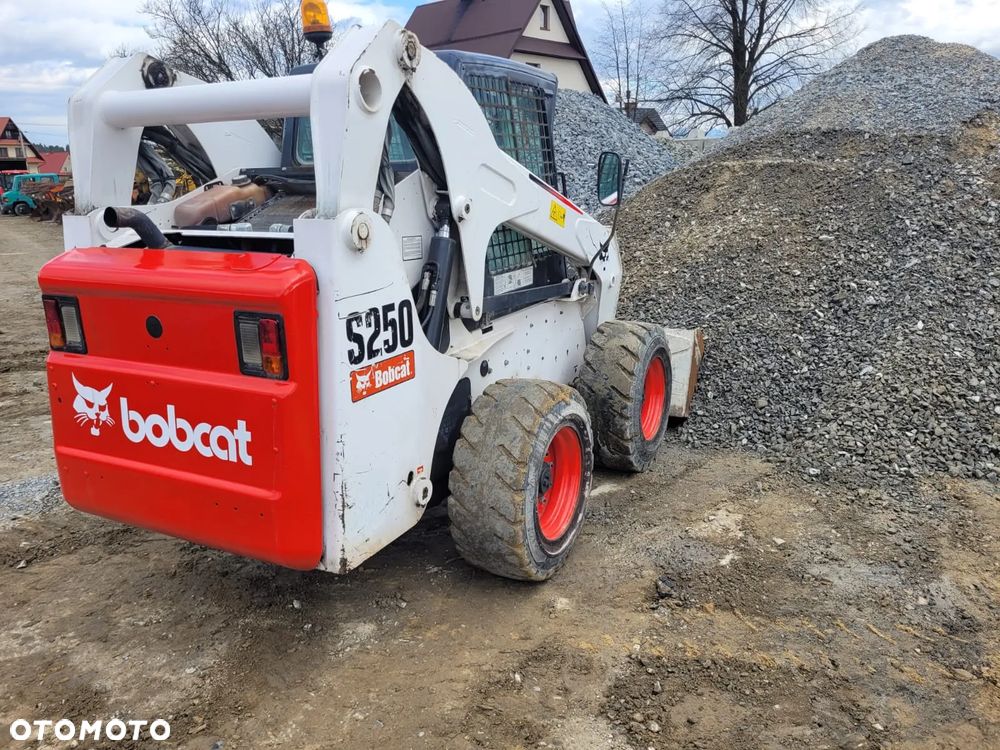 Bobcat S250 - 4