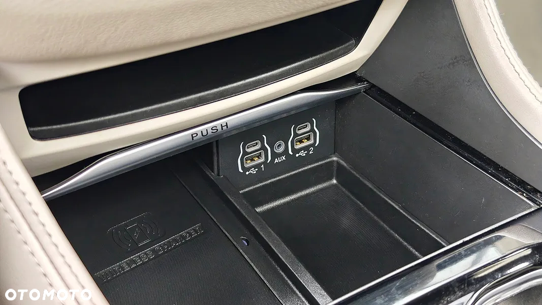 Chrysler Pacifica - 35