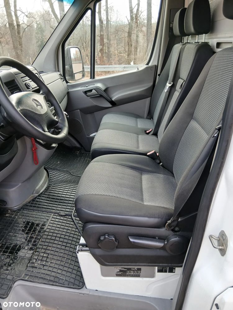 Mercedes-Benz Sprinter - 9