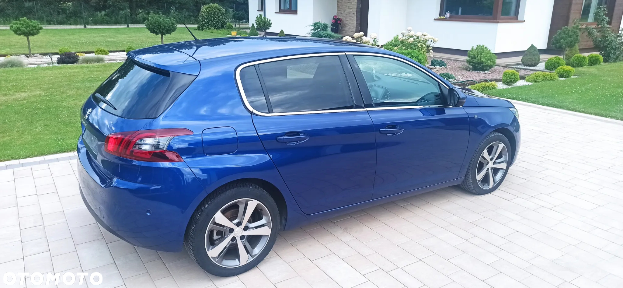 Peugeot 308 BlueHDi 130 EAT8 GT - 4