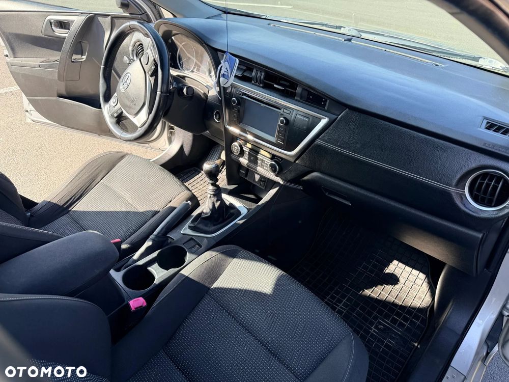 Toyota Auris - 21