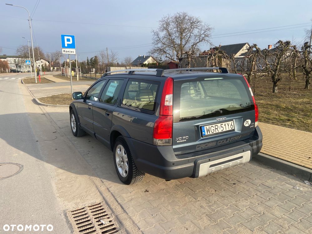 Volvo XC 70 2.4 AWD Automatik Momentum - 4