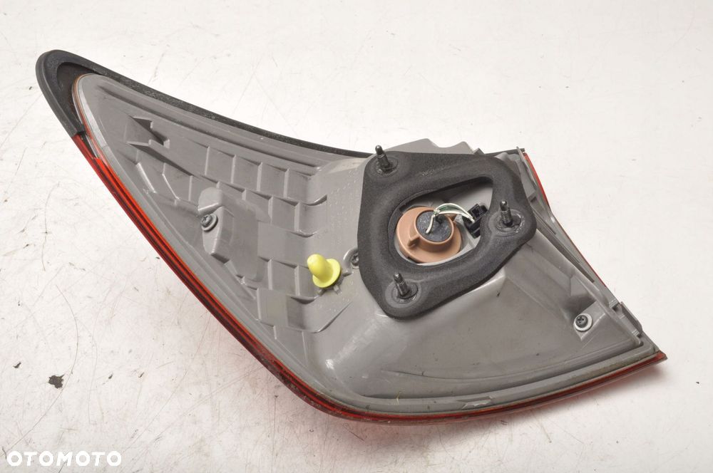 LEXUS IS II LIFT LAMPA PRAWA TYLNA PRAWY TYŁ - 8