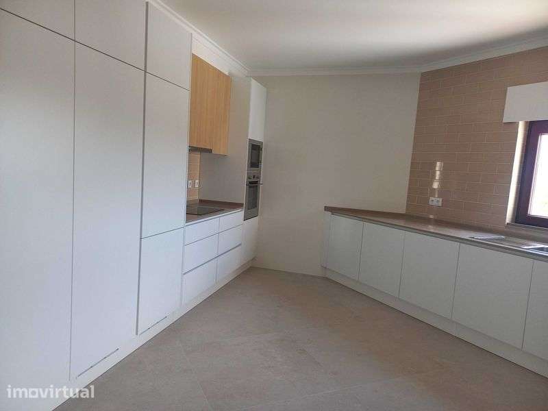 Venda T3 Duplex Area 328m - Grande imagem: 2/12