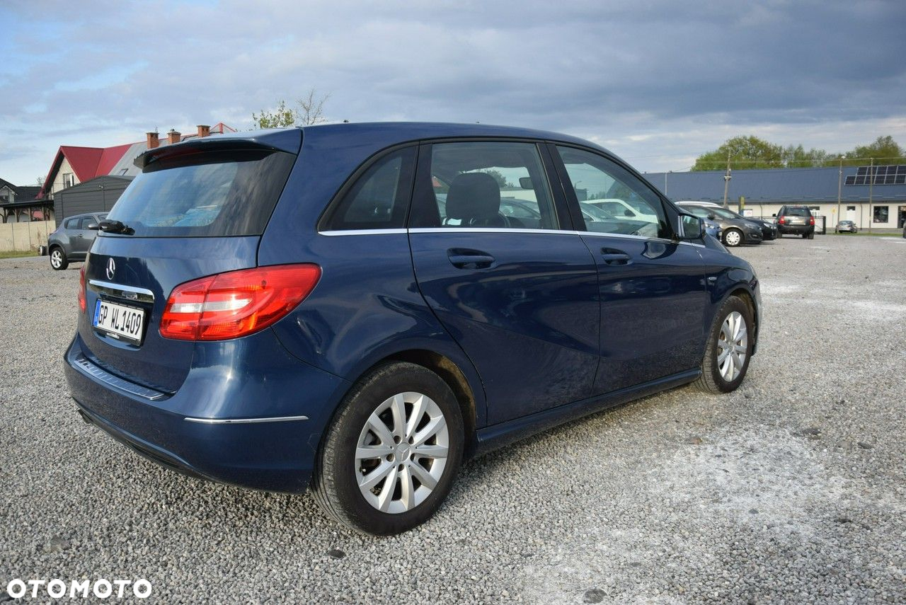 Mercedes-Benz Klasa B 180 Edition - 15