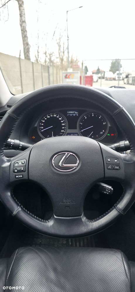 Lexus IS 220 D Prestige - 16