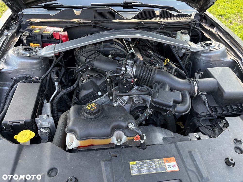 Ford Mustang 3.7 V6 Premium - 23