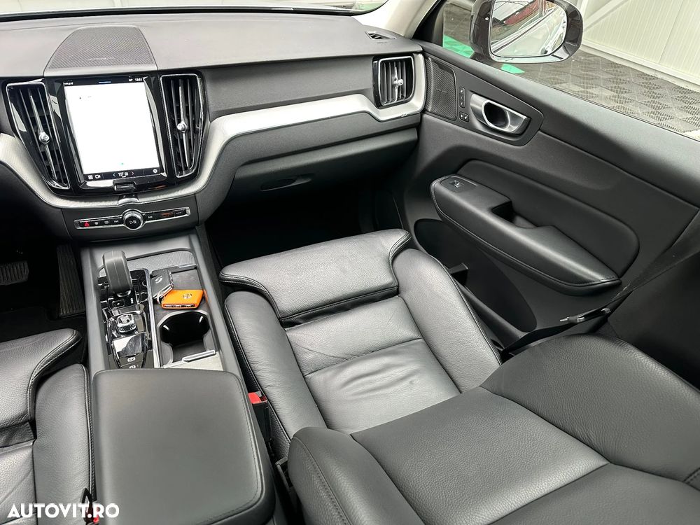 Volvo XC 60 B4 D Ultimate Dark - 22