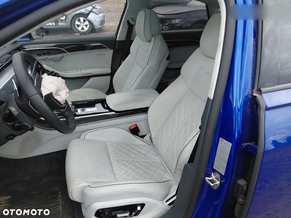 Audi S8 - 7