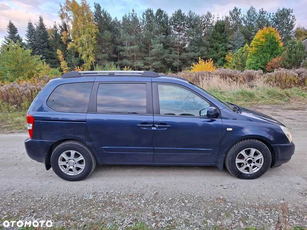 Kia Carnival - 4