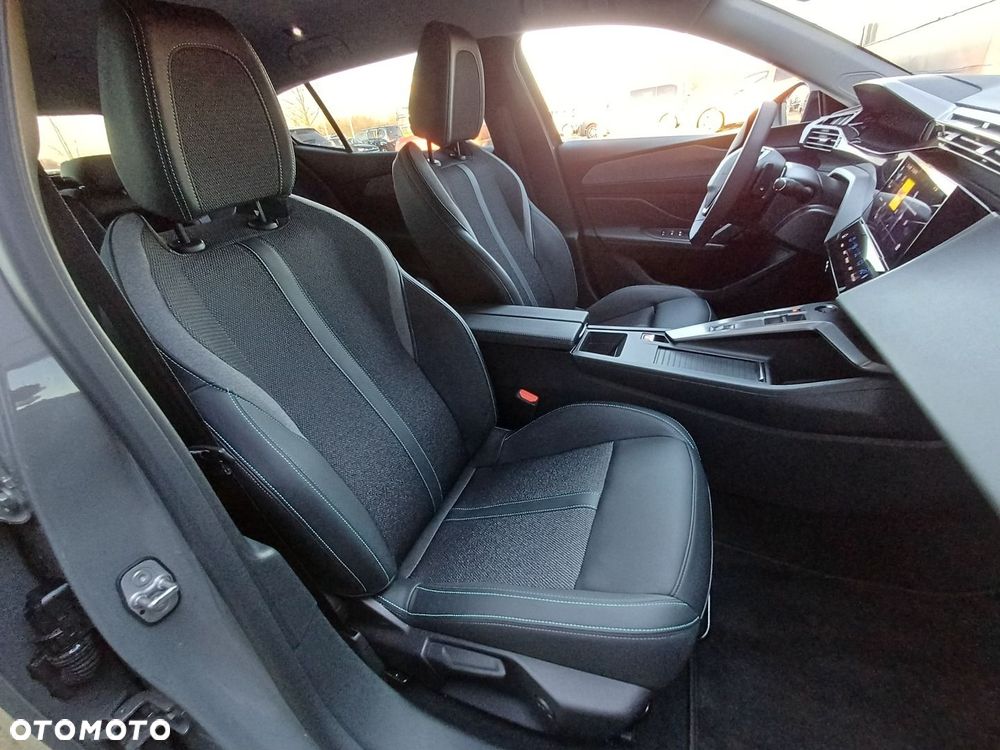 Peugeot 408 - 15