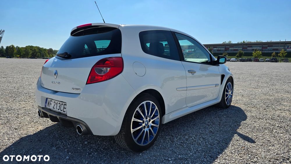 Renault Clio 2.0 16V Sport Euro5 - 6