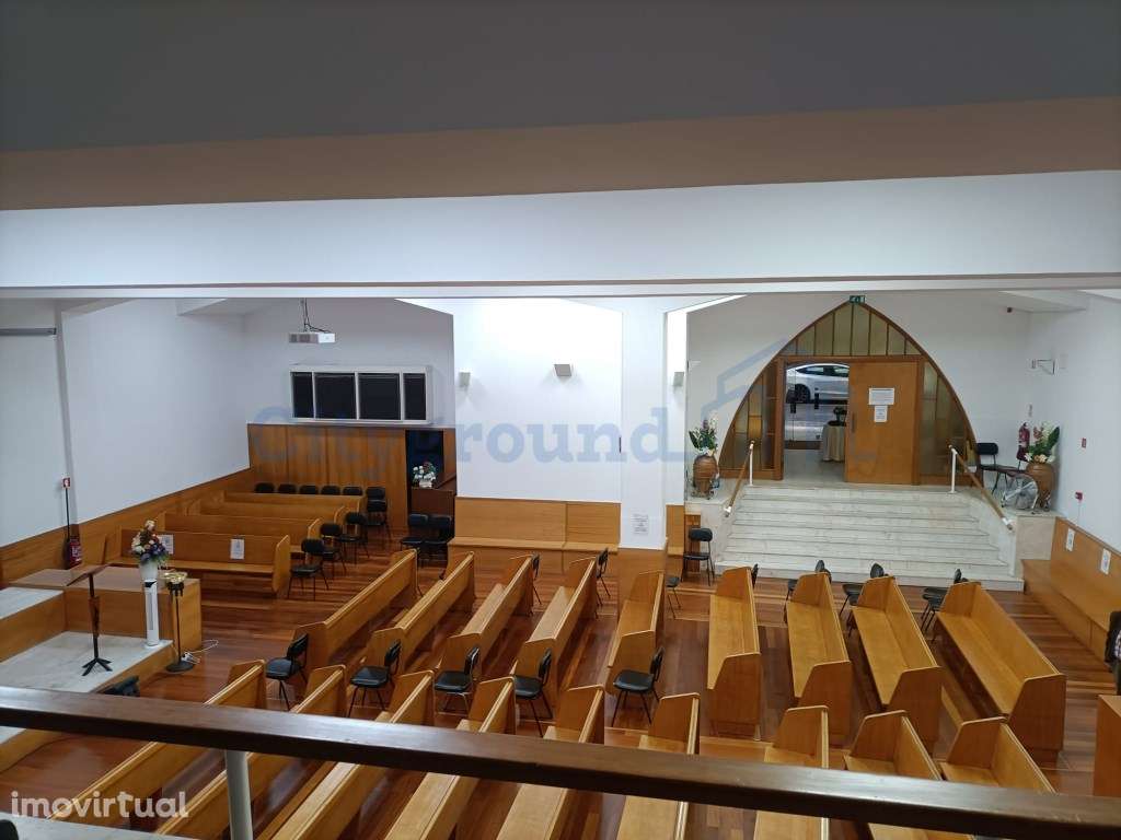 Espaço comercial amplo e versátil na Rua Filipe Folque - Grande imagem: 2/9