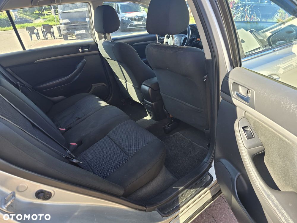 Toyota Avensis 2.0 D-4D Platinium - 10