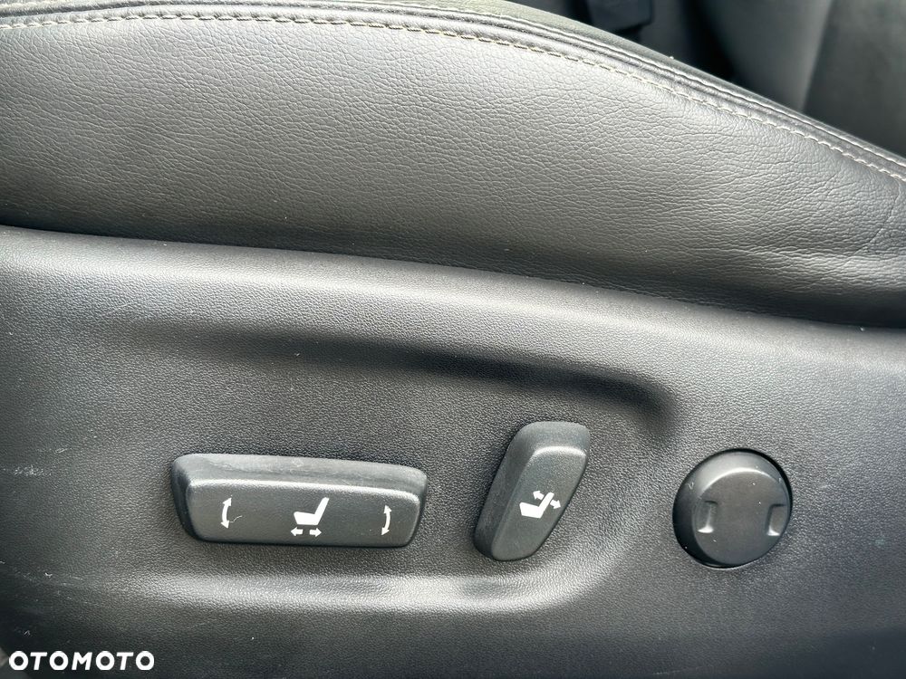 Toyota Prius+ (Hybrid) Executive - 21