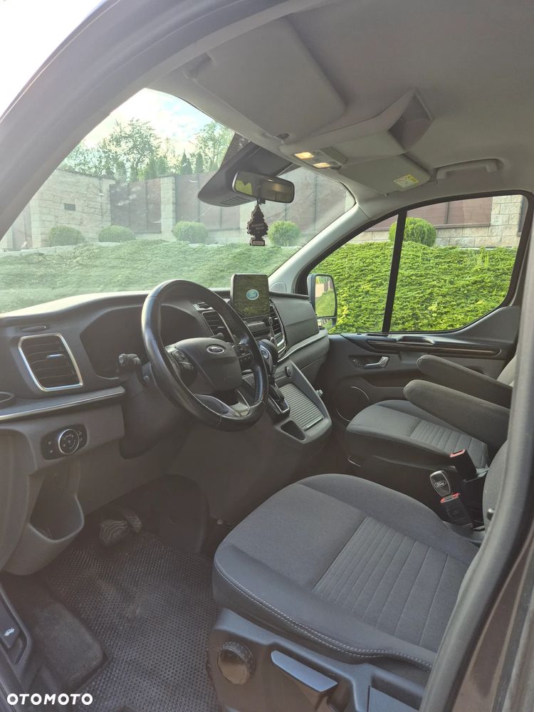 Ford Tourneo Custom - 10