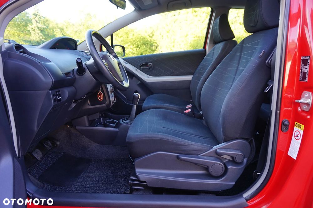 Toyota Yaris - 25