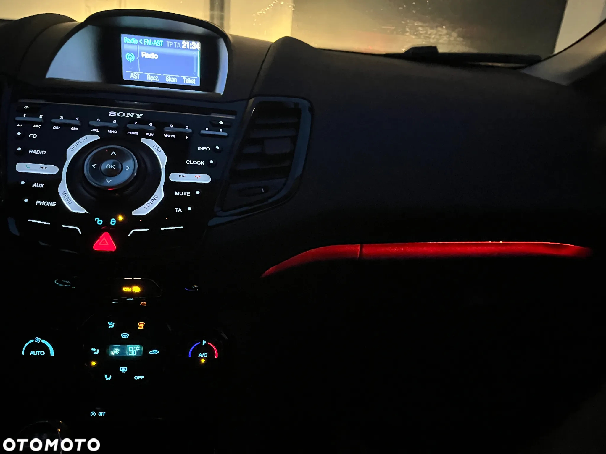 Ford Fiesta 1.0 EcoBoost Start-Stop Titanium - 28