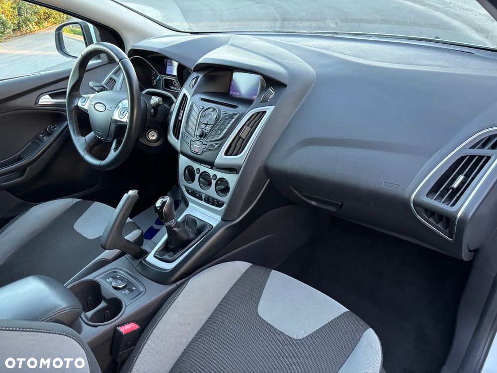 Ford Focus 1.0 EcoBoost Start-Stopp-System Ambiente - 21