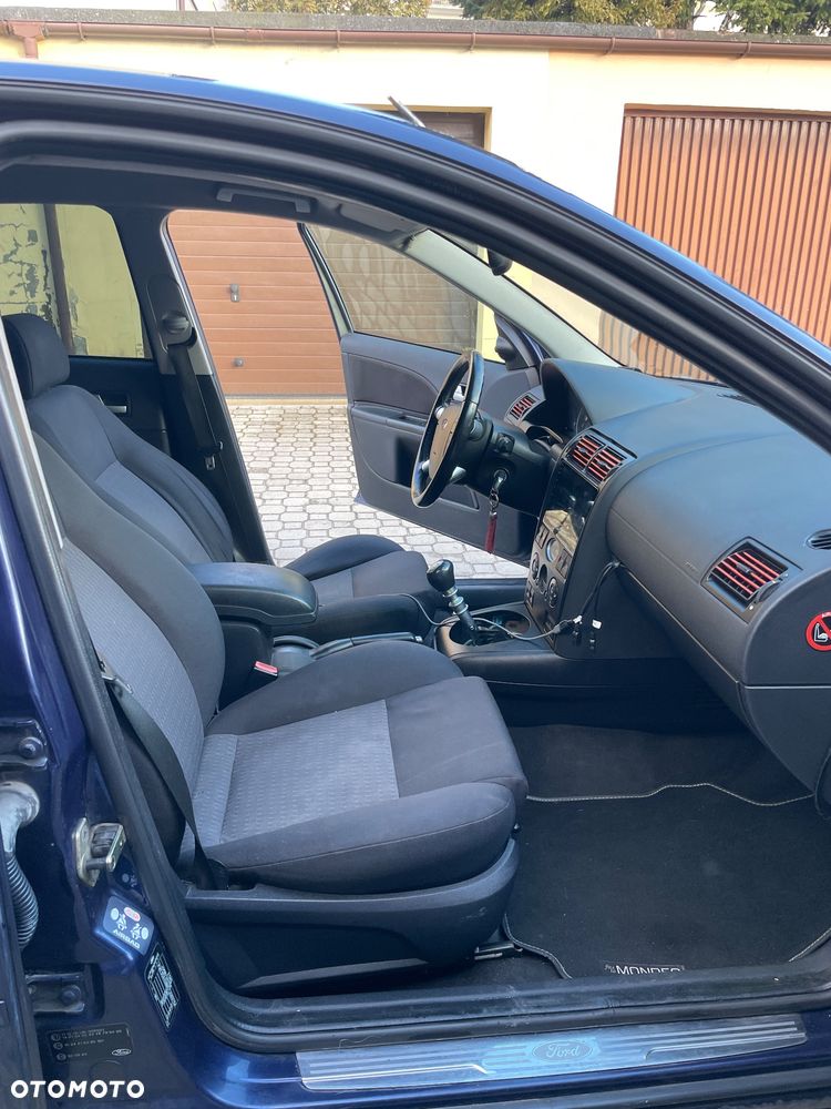 Ford Mondeo 2.0 TDDi Ambiente - 4