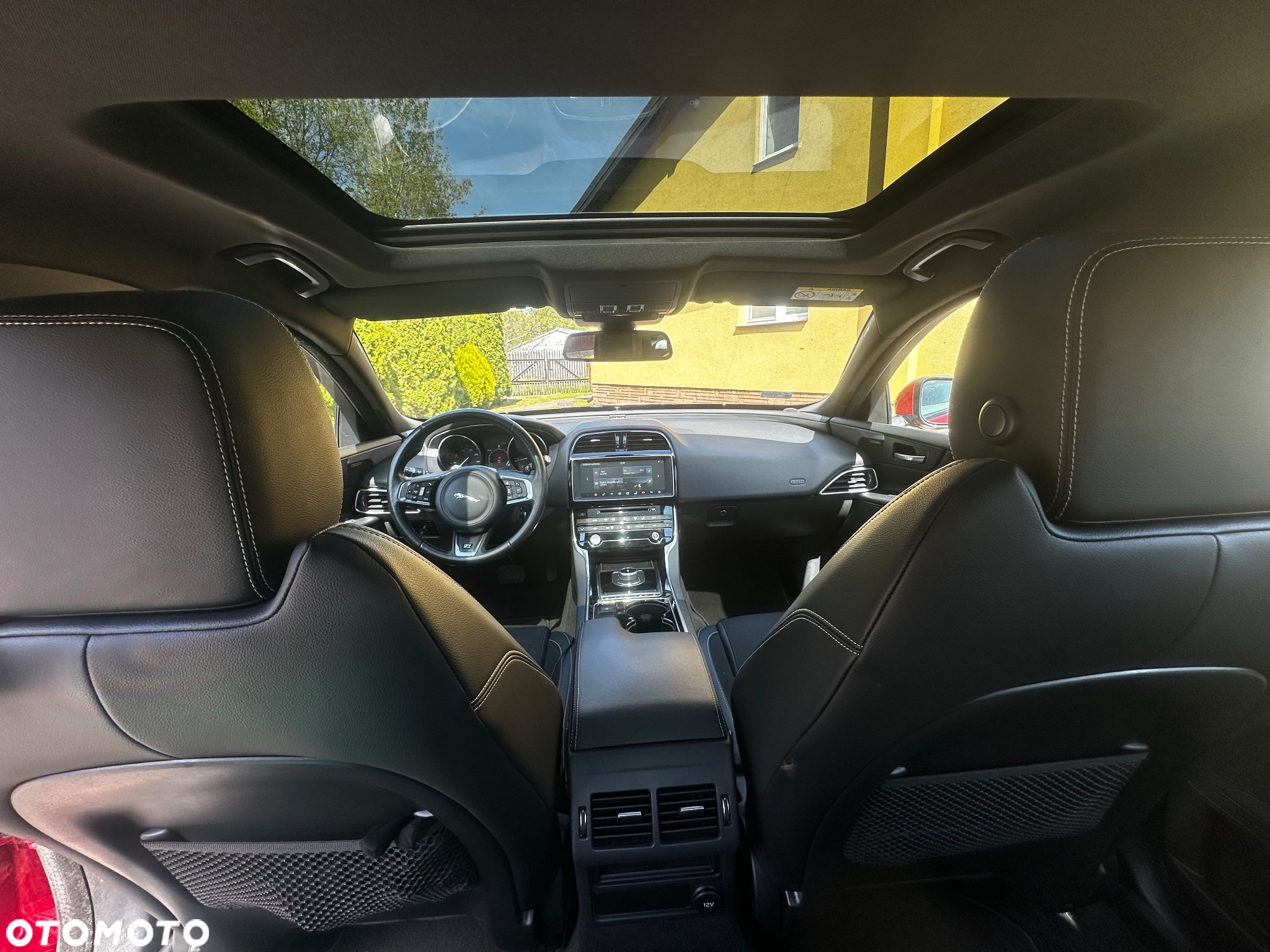 Jaguar XE 2.0 D R-Sport - 16