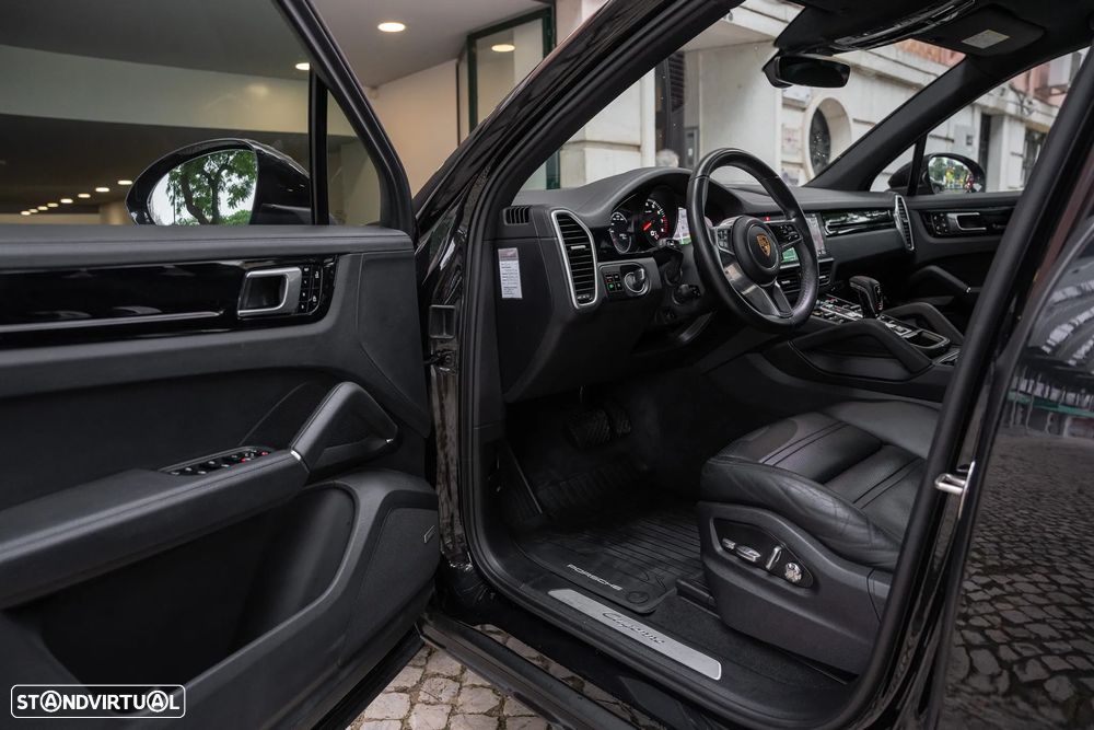 Porsche Cayenne Standard - 5