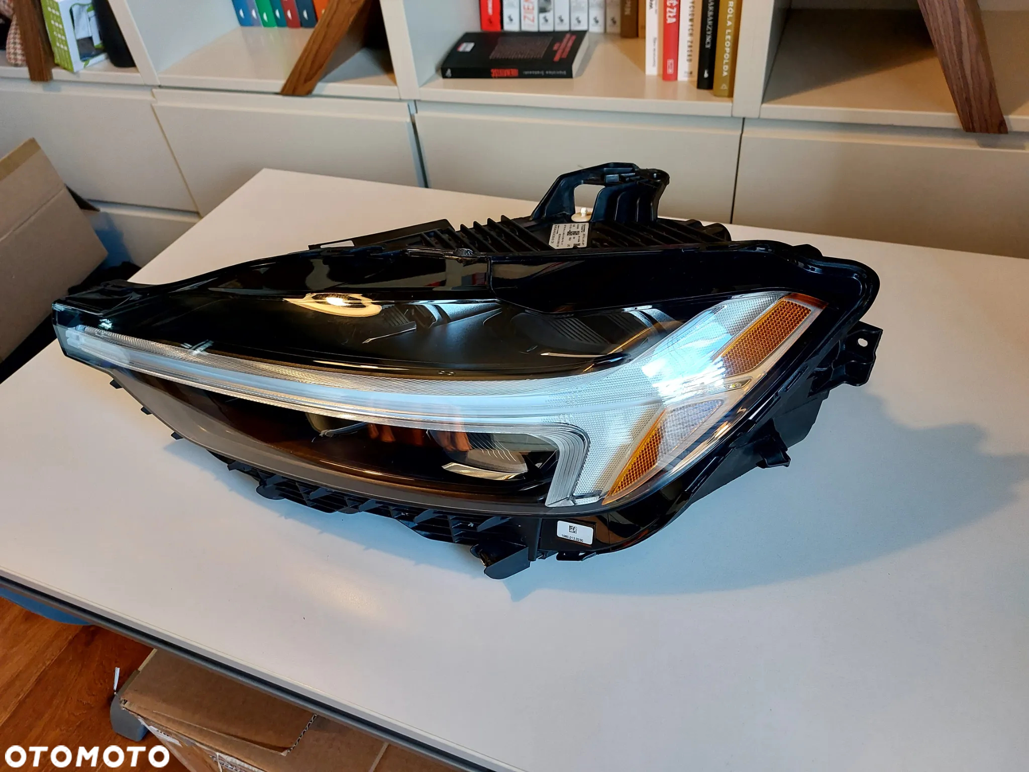 LAMPY PRZEDNIE VOLVO XC60 32338968 32338969 T4UVB KOMPLET LAMP USA FULL LED REFLEKTOR - 21