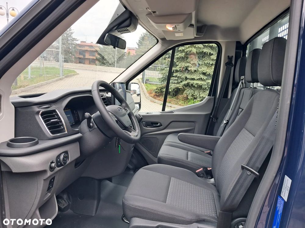 Ford Transit - 12