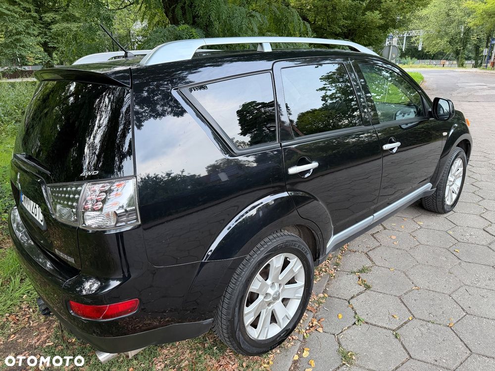 Mitsubishi Outlander 2.4 4WD CVT Instyle - 4