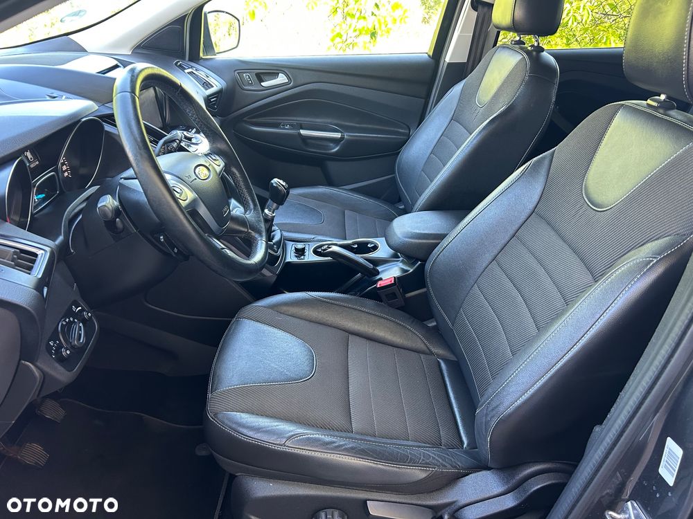 Ford Kuga 2.0 TDCi 2x4 Titanium - 27