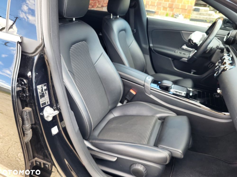 Mercedes-Benz CLA 180 7G-DCT Progressive Line Advanced - 13