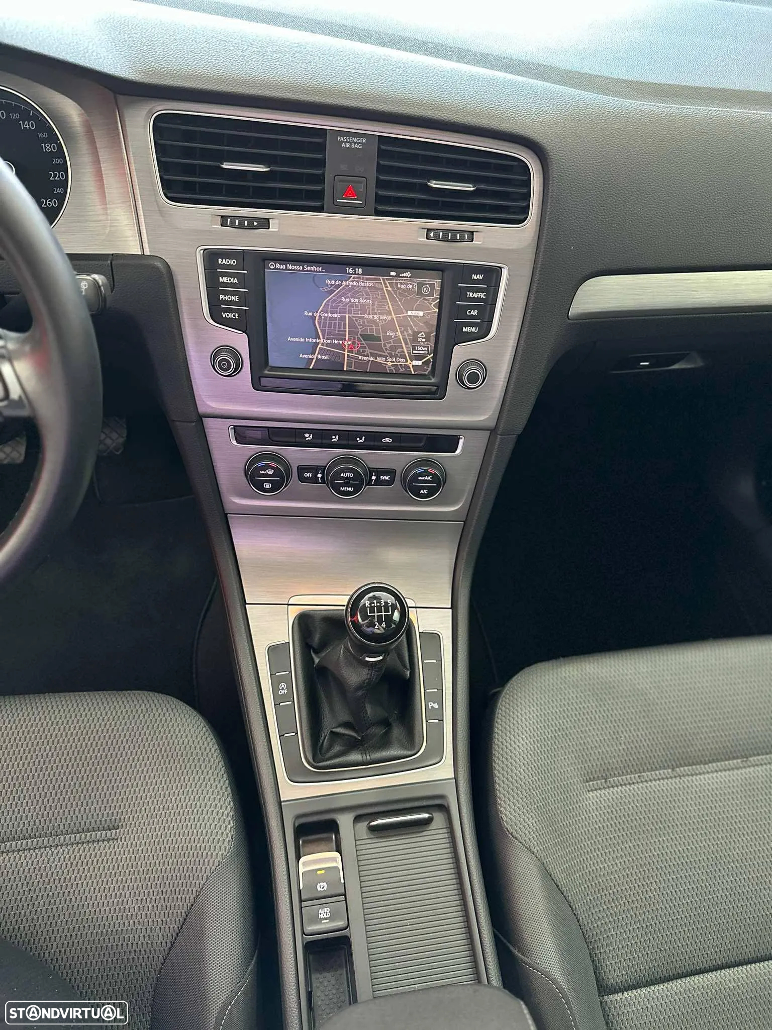 VW Golf Variant 1.6 TDi BlueMotion Trendline - 11