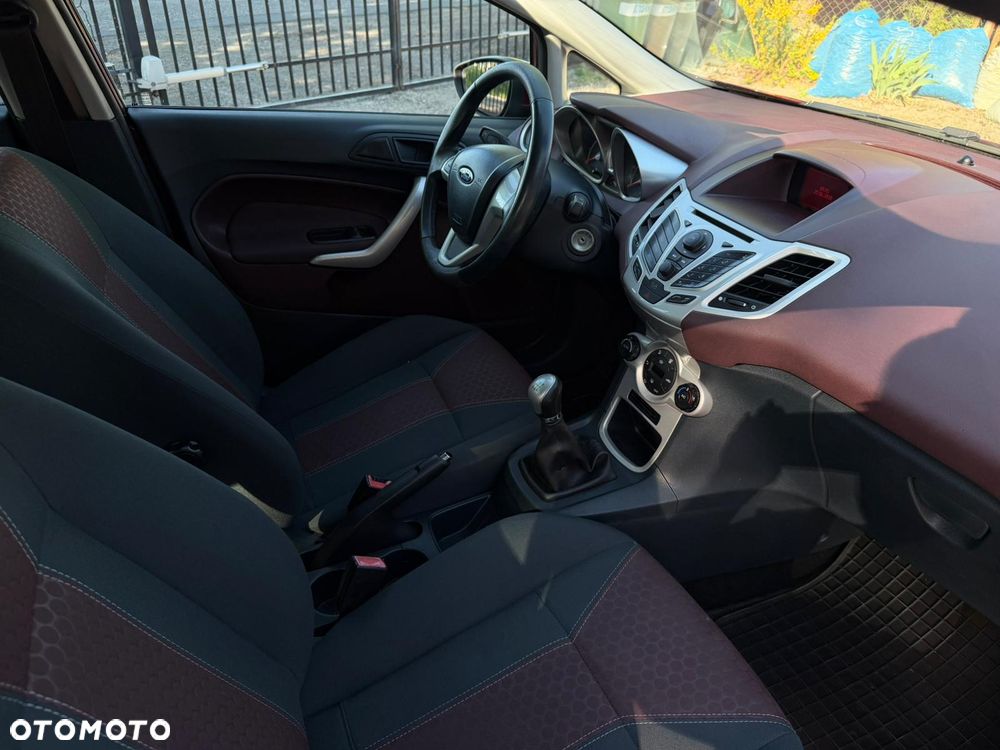 Ford Fiesta 1.25 Ghia - 9