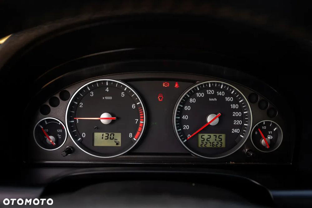 Ford Mondeo 1.8 Ghia - 31