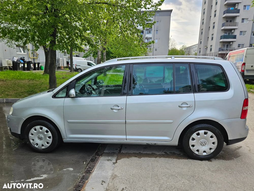 Volkswagen Touran 2.0TDI Highline - 3
