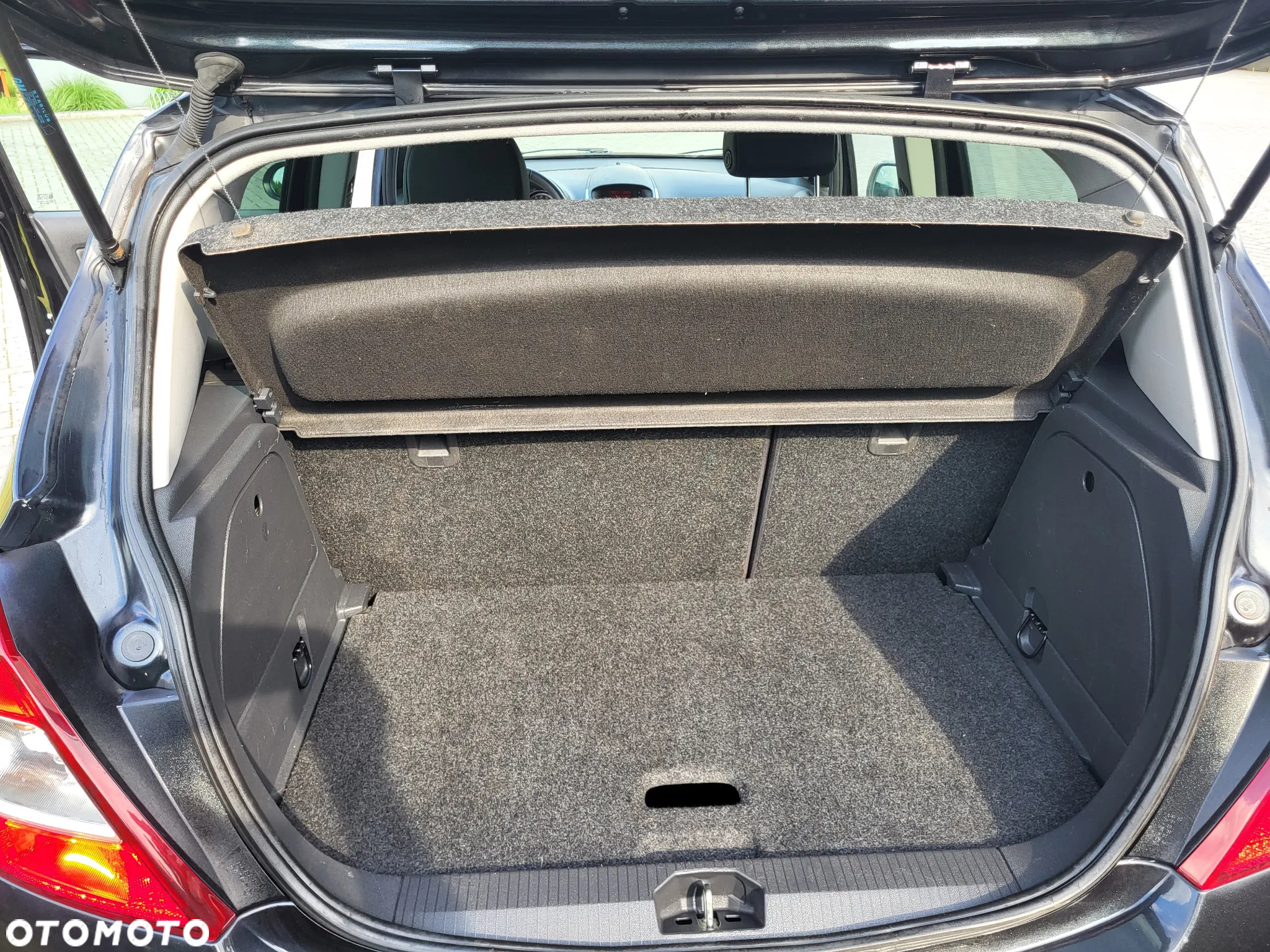 Opel Corsa 1.4 16V 150 Jahre - 18
