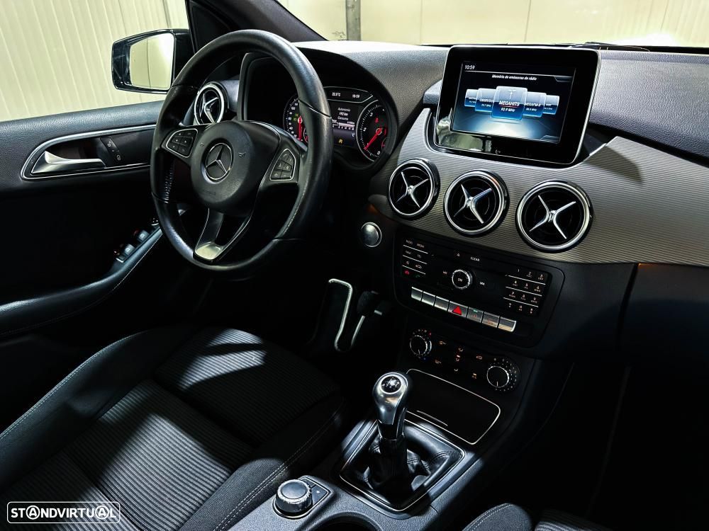 Mercedes-Benz B 180 d Urban - 35