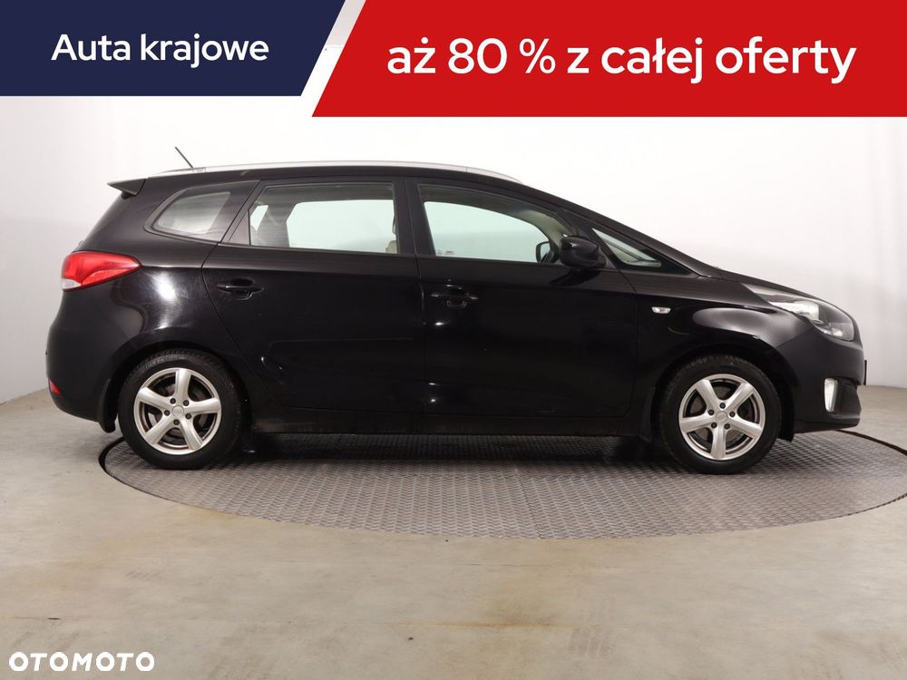 Kia Carens - 8