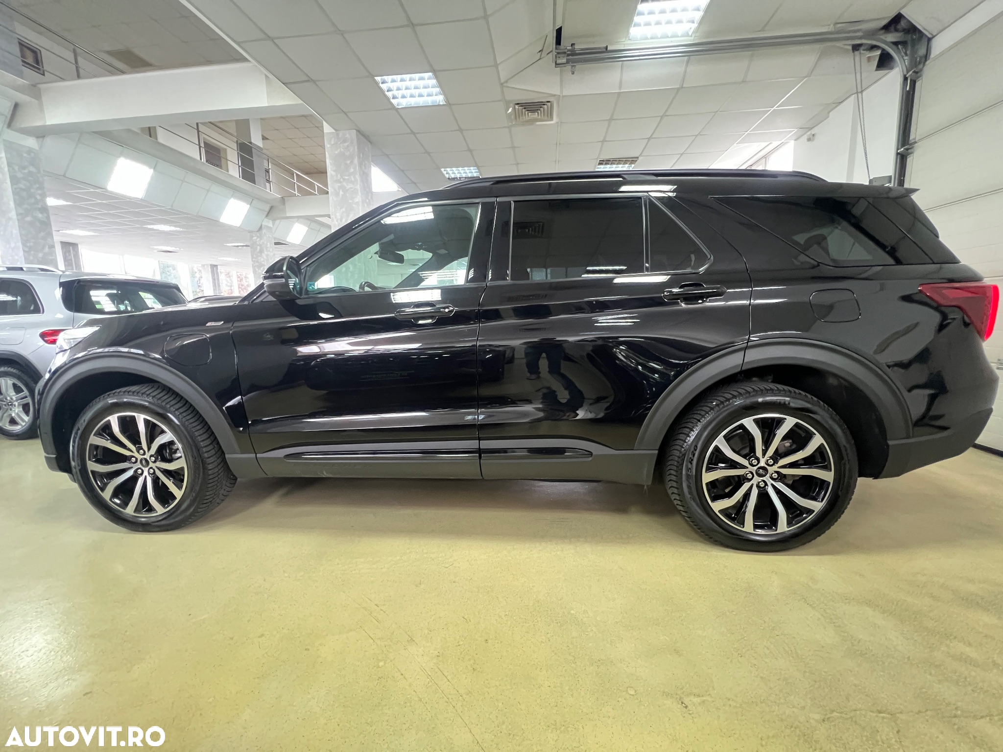 Ford Explorer 3.0 PHEV ST-Line - 14