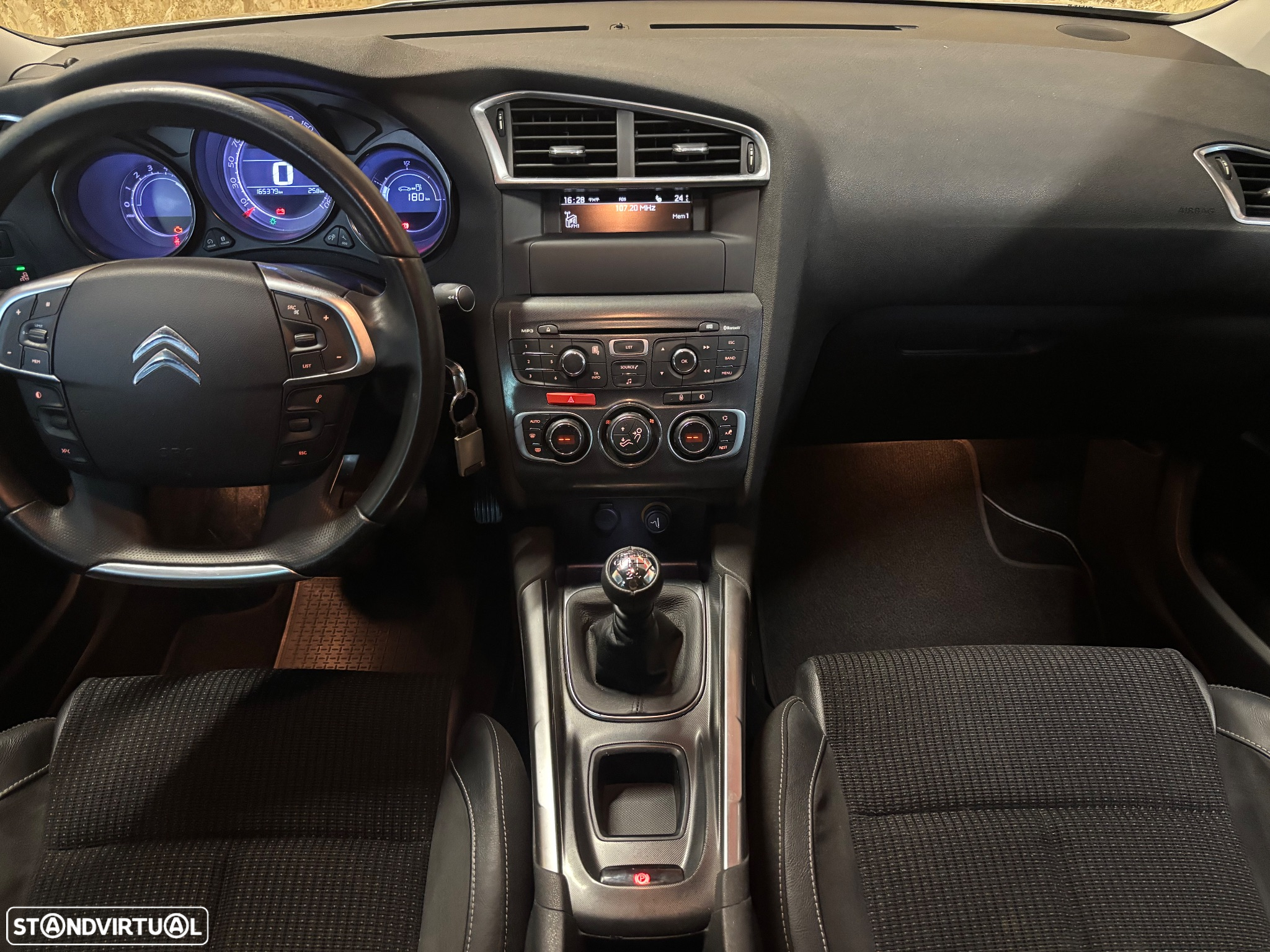 Citroën C4 1.6 e-HDi Exclusive - 18