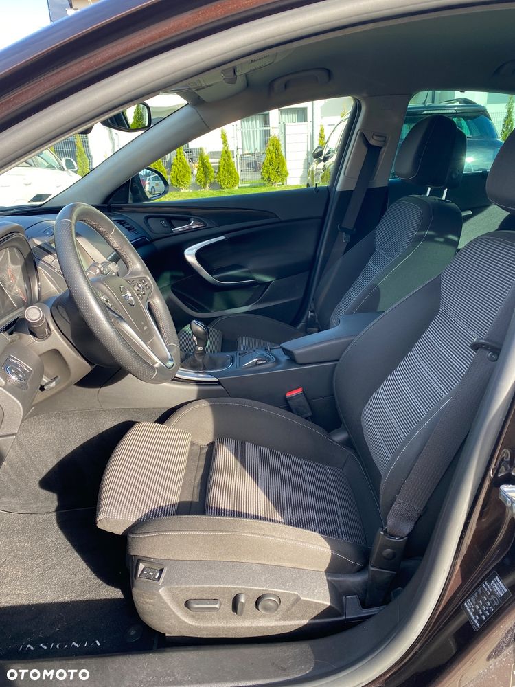 Opel Insignia 1.6 T Cosmo S&S EU6 - 9