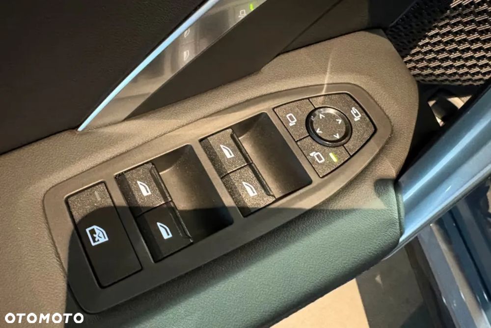 BMW X1 sDrive20i mHEV - 22