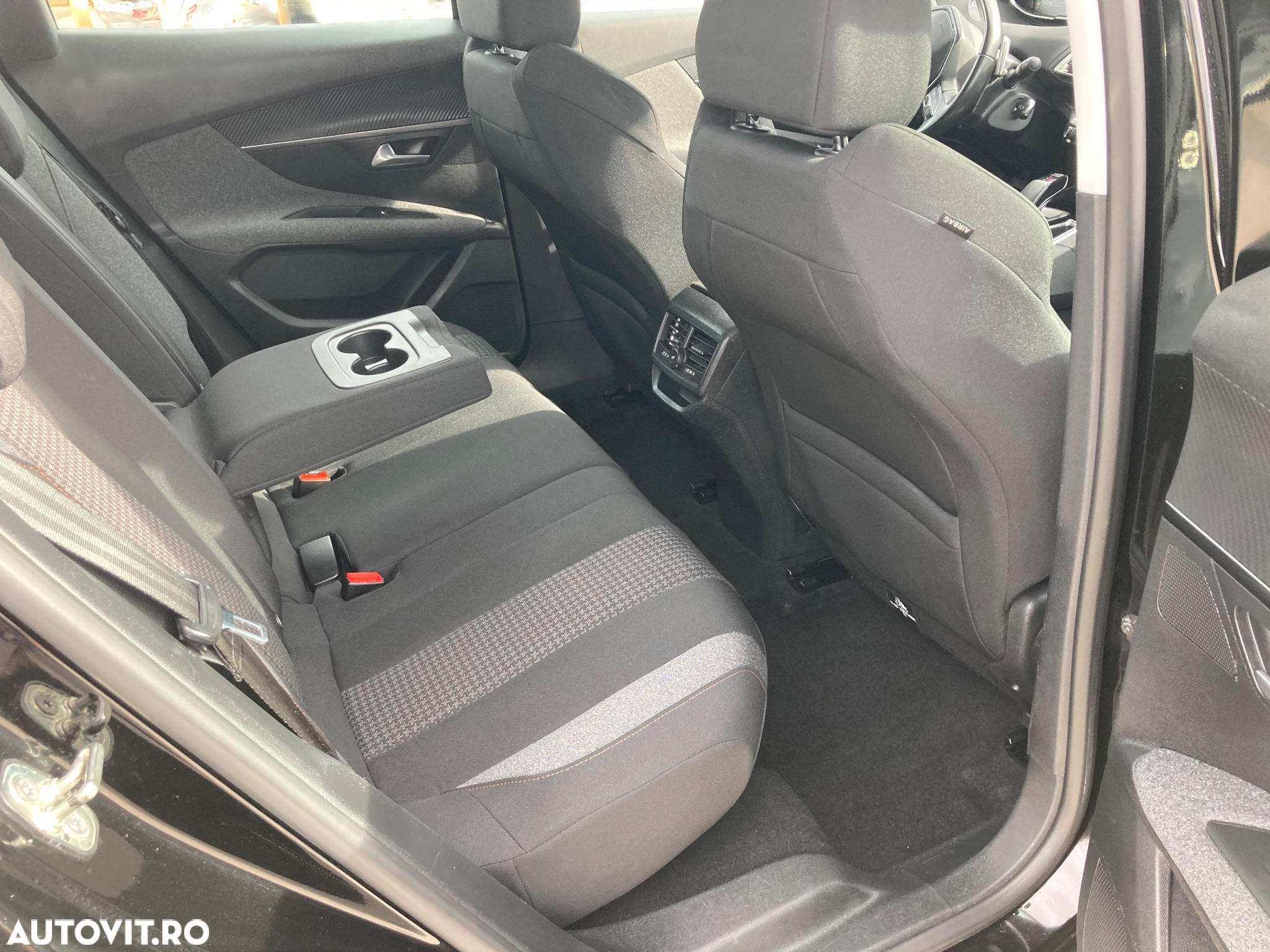 Peugeot 3008 BlueHDi 130 Stop & Start EAT8 Active Pack - 28