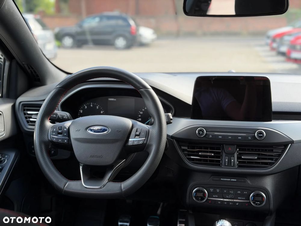 Ford Focus 1.0 EcoBoost mHEV ST-Line - 11