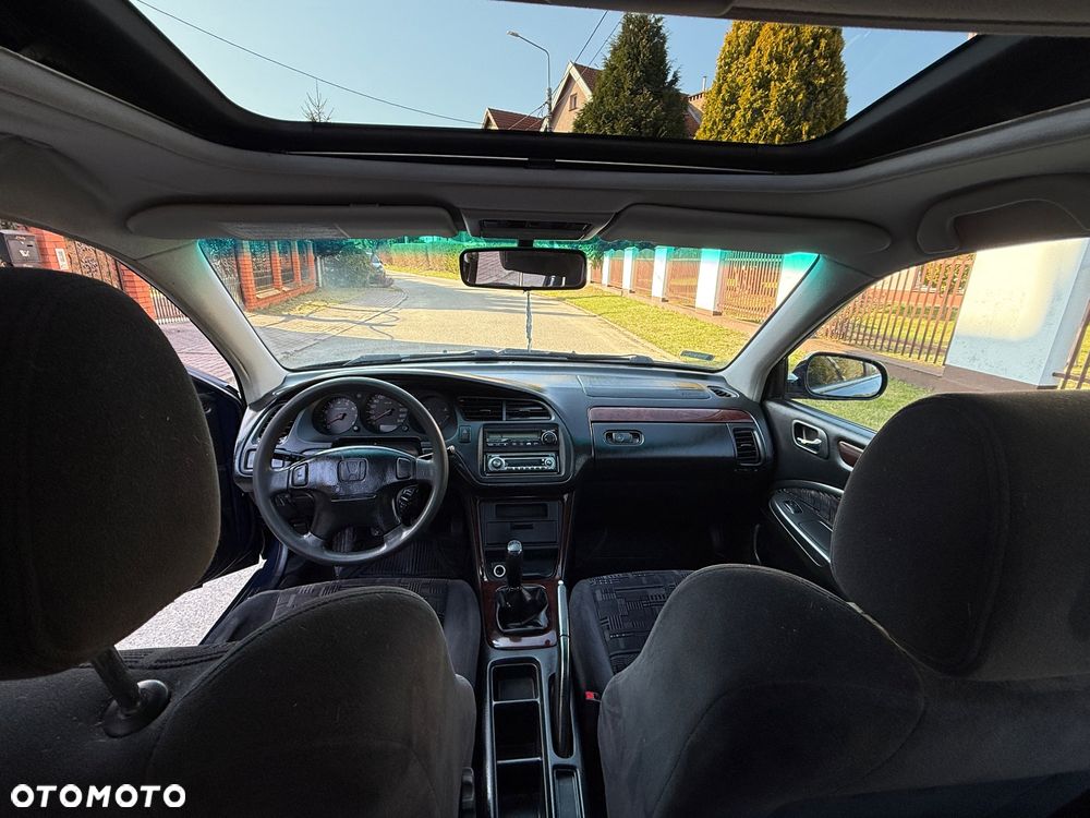 Honda Accord 1.8i LS - 17
