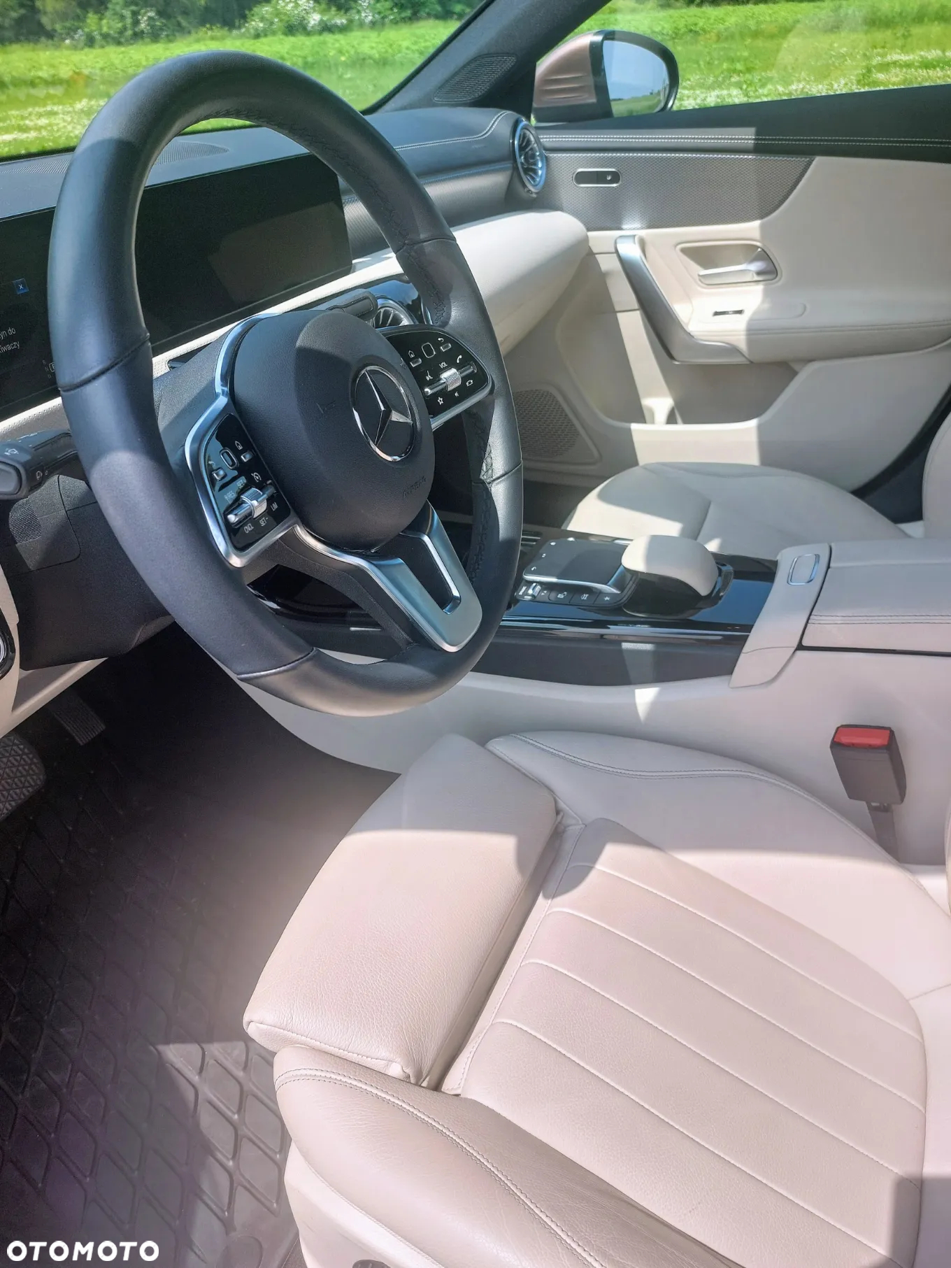 Mercedes-Benz CLA 180 Progressive 7G-DCT - 7