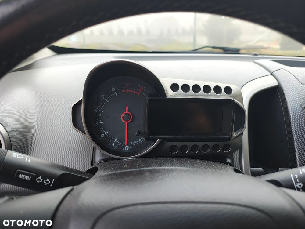 Chevrolet Aveo 1.6 LTZ - 9
