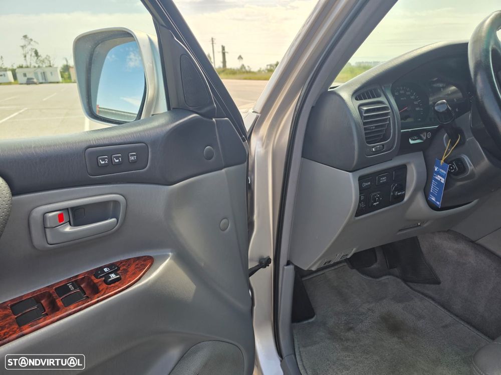 Toyota Land Cruiser 100 Auto Executive - 5