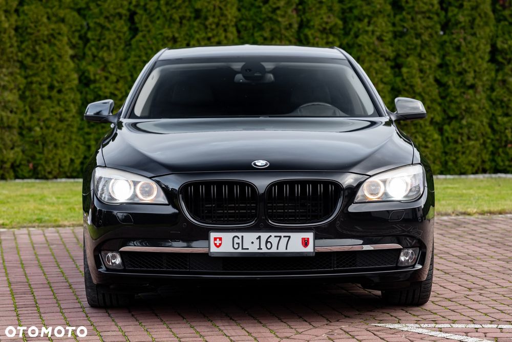 BMW Seria 7 750i xDrive - 4